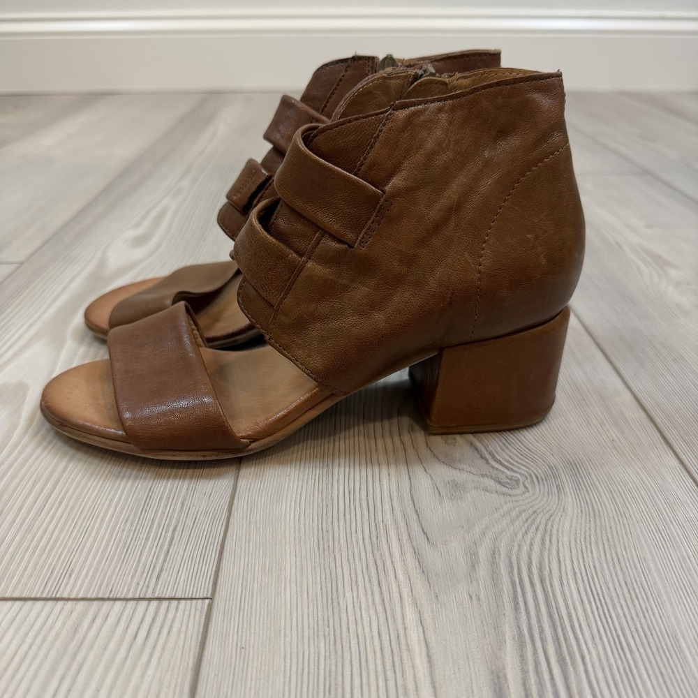 Miz Mooz Size EU 38 / US 8 Leather Heeled Sandals Brennan‎ Brandy